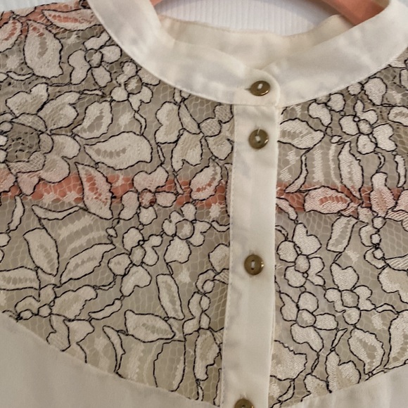 WAREHOUSE UK BRAND NWT Ivory and lace detail blouse Size USA 4/S - Picture 3 of 9